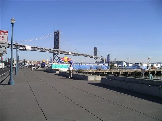 The San Francisco waterfront with the Bay Bridge on Flugtag day